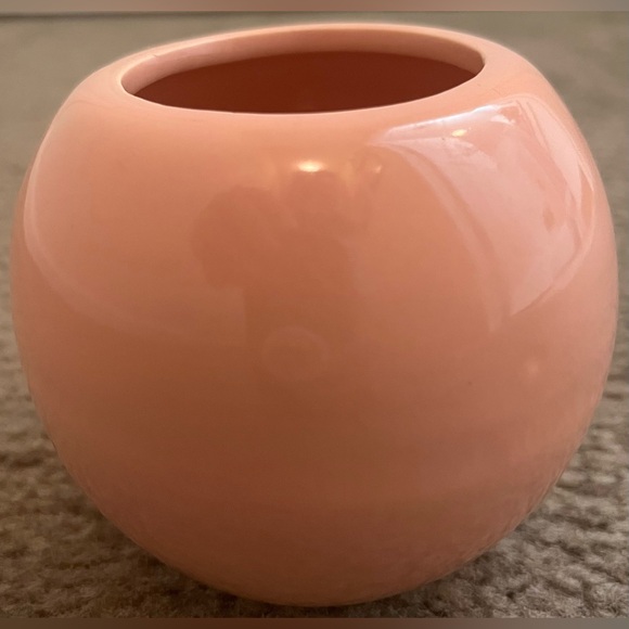 Elegant Pink Ceramic Vase - Picture 1 of 4